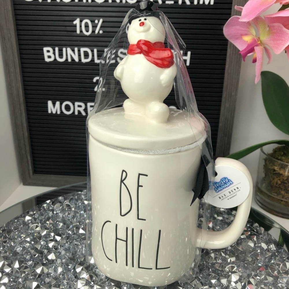 New Rae Dunn BE CHILL                     mug with topper
Frosty the snowman mug